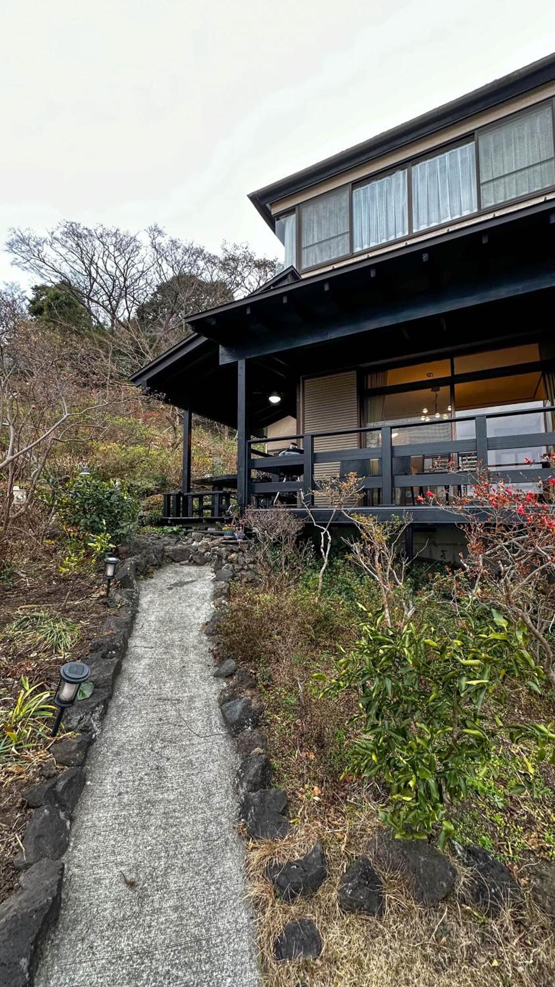 伊豆高原 温泉付別荘 Isana Mountain Villa Futo Esterno foto