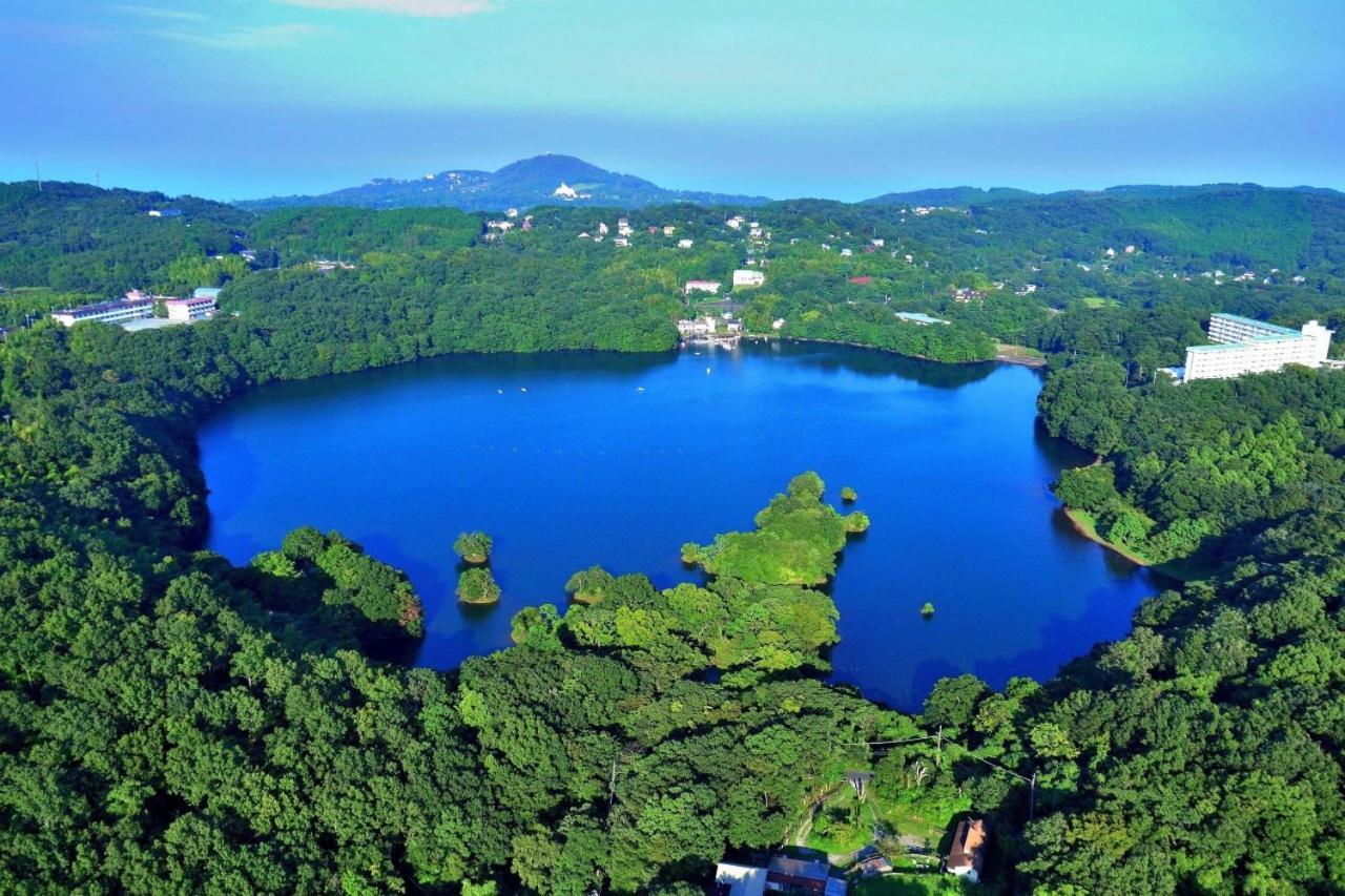 伊豆高原 温泉付別荘 Isana Mountain Villa Futo Esterno foto